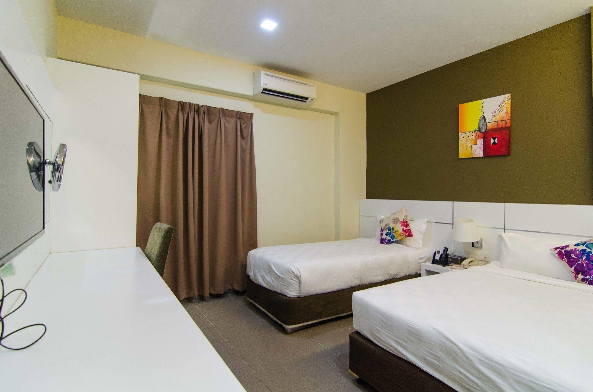 Hotel Mornington Bukit Permata Lumut Kültér fotó